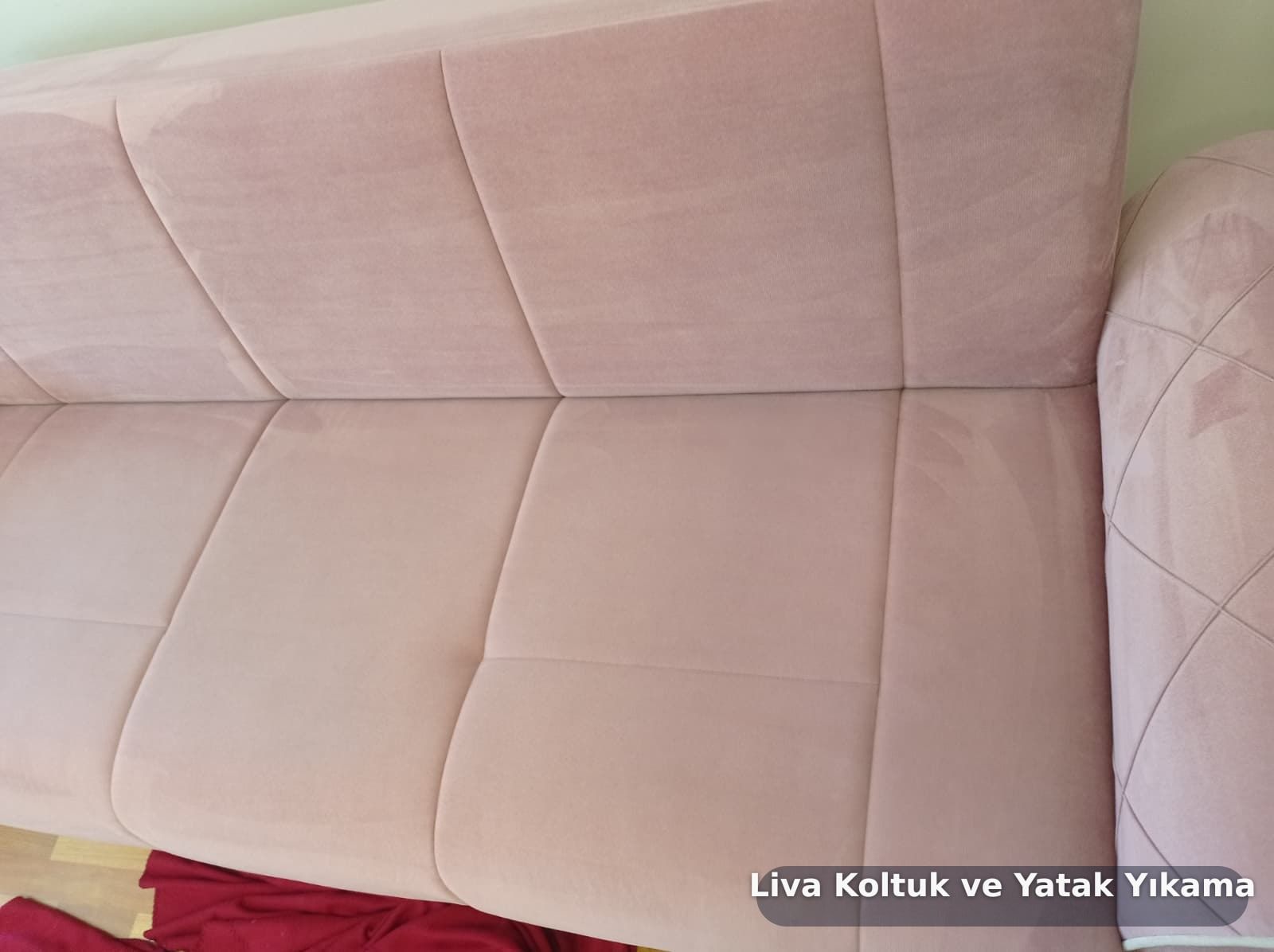 Pudra rengi kanepenin yıkanmış kumaş yüzeyinin yakın görünümü